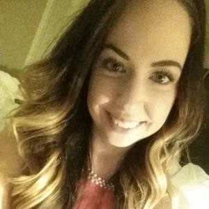 Meet your Posher, Courtney